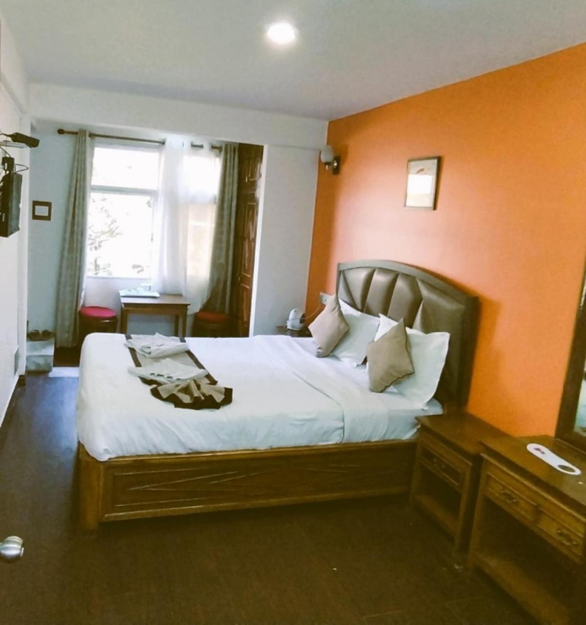 Hotel Kasturi Palace & Restaurant Darjeeling Дарджилинг Экстерьер фото