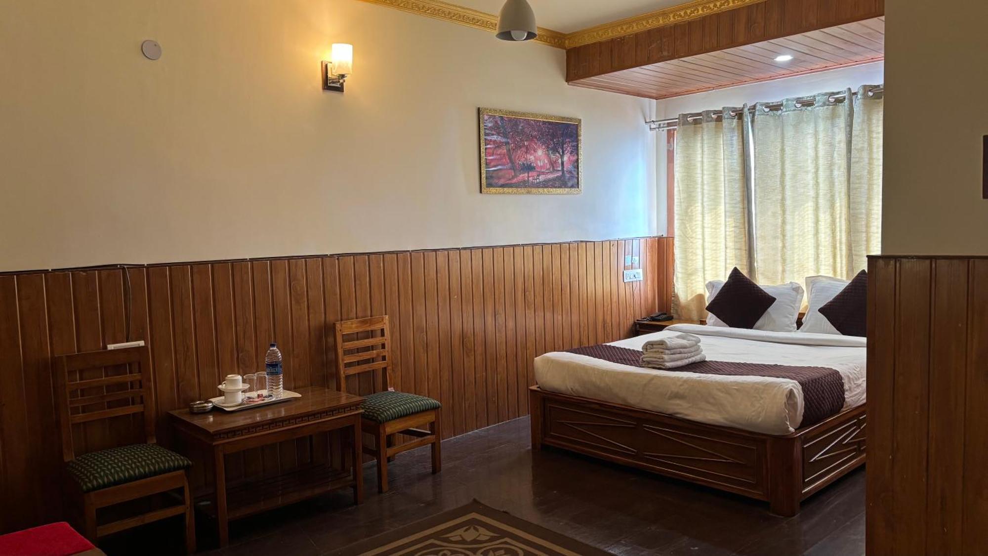 Hotel Kasturi Palace & Restaurant Darjeeling Дарджилинг Экстерьер фото