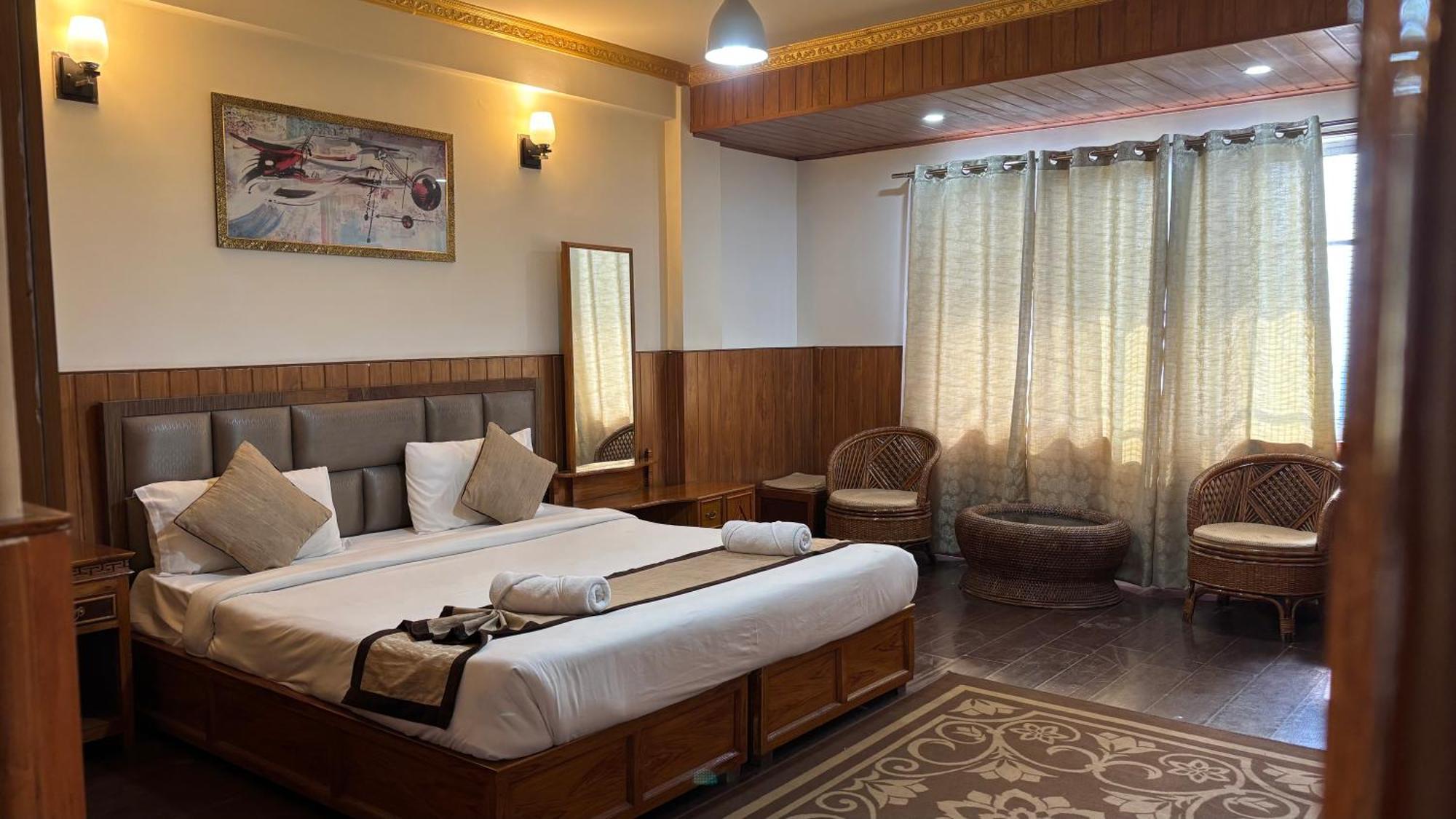 Hotel Kasturi Palace & Restaurant Darjeeling Дарджилинг Экстерьер фото