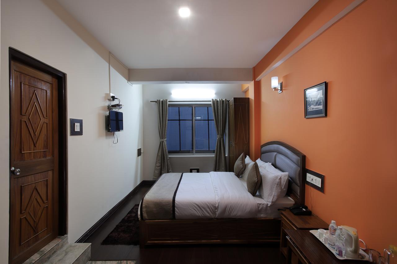 Hotel Kasturi Palace & Restaurant Darjeeling Дарджилинг Экстерьер фото