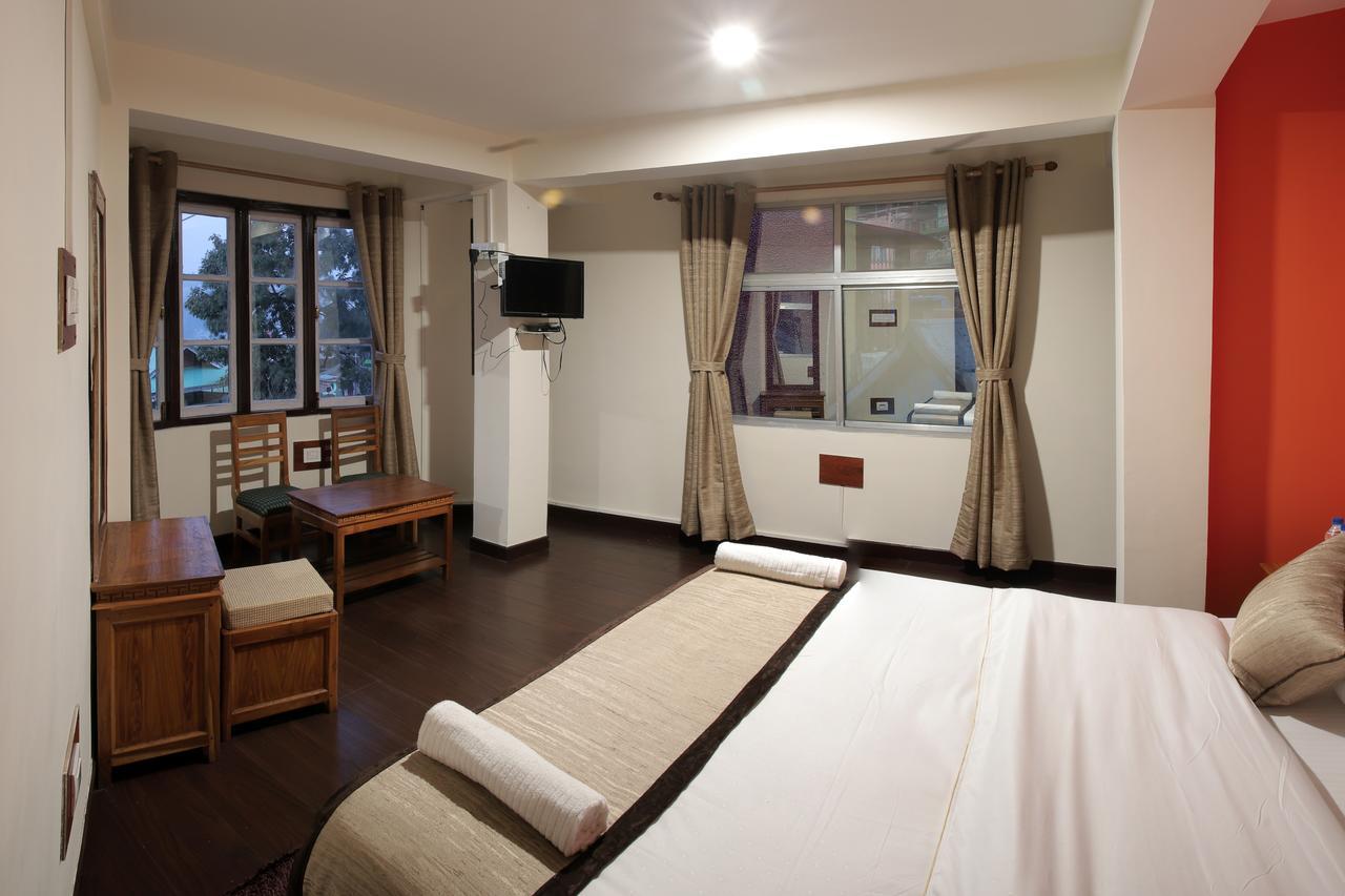 Hotel Kasturi Palace & Restaurant Darjeeling Дарджилинг Экстерьер фото